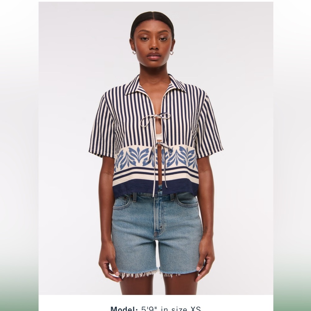 Abercrombie & Fitch Tie-Front Top